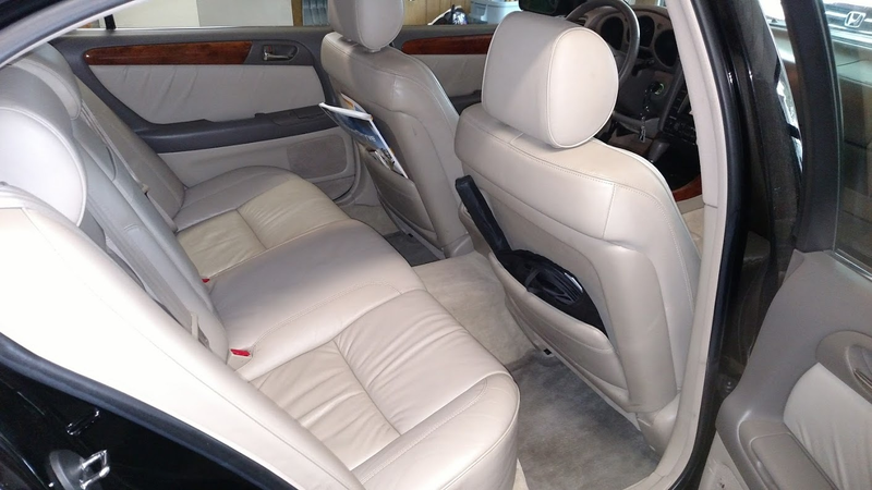 I’m 5'11" (6' with hair and shoes) and I fit comfortably in the back seats.